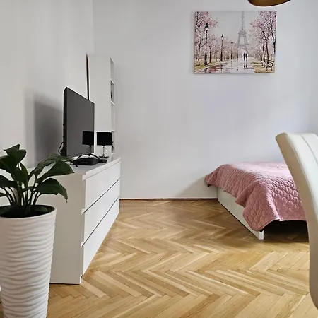 Apartament Lenart
