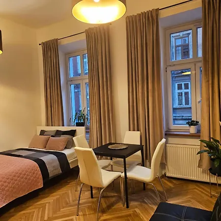 Apartament Lenart *