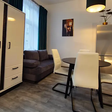 Lenart Apartment *