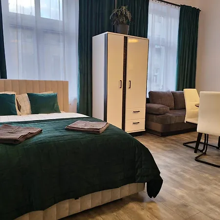 Lenart Apartment *